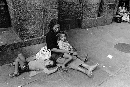 Mother with Children, Rio de Janeiro 1993